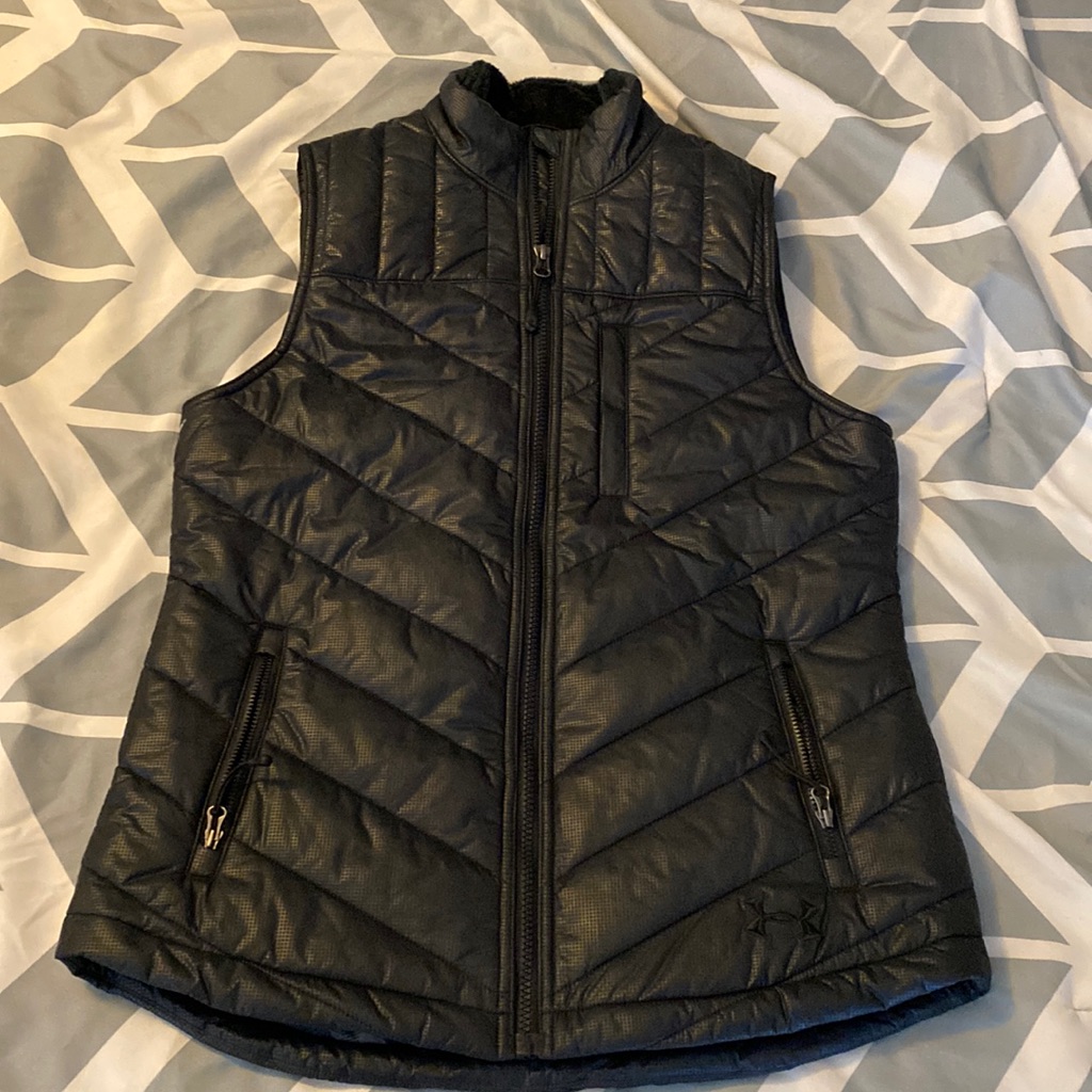 Women’s Under Armour Storm Vest. Like New! Black Size Small